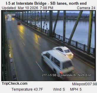 RoadCam - I-5 at Interstate bridge, S/B lanes, north end