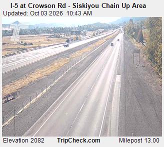 I-5 & Crowson Rd - Siskiyou Chain Up Area traffic camera, view south