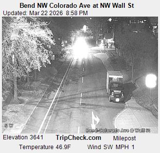 Bend NW Colorado Ave at NW Wall St live webcam