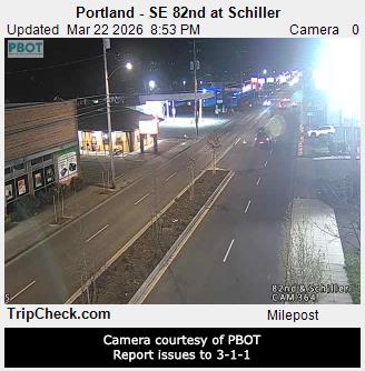 Portland - SE 82nd at Schiller live webcam